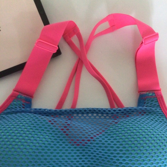 VICTORIAS SECRET VSX MEDIUM SUPPORT SPORTS BRA 32B. NWOT - Picture 5 of 11